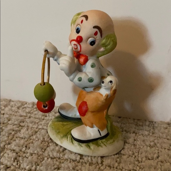 Clown and dog porcelain figurine. - Picture 4 of 6